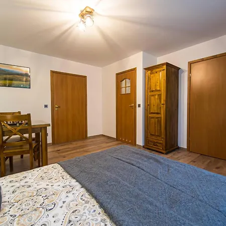 Folwarczek I ウストロン