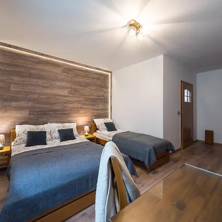 Folwarczek I ウストロン