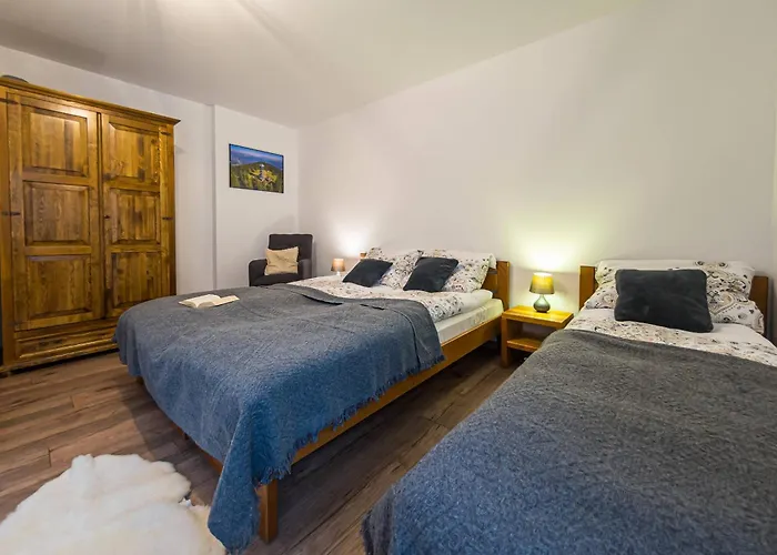 Folwarczek I * אוסטראון